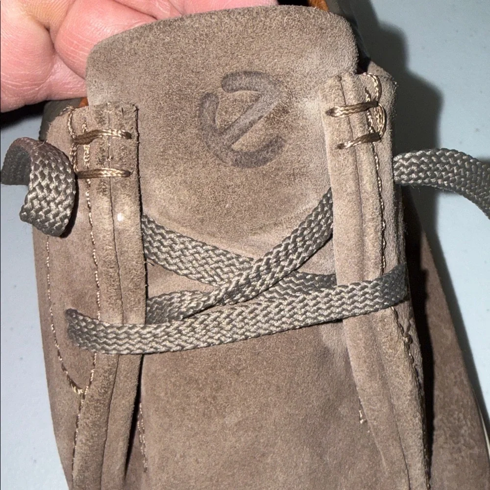 Ecco elegant brown